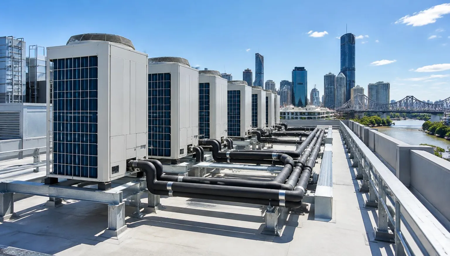 Commercial outdoor air conditioning equipment with clear maintenance access