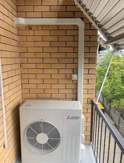 Walk-in cool room install for a Brisbane café by Hart Air Refrigeration