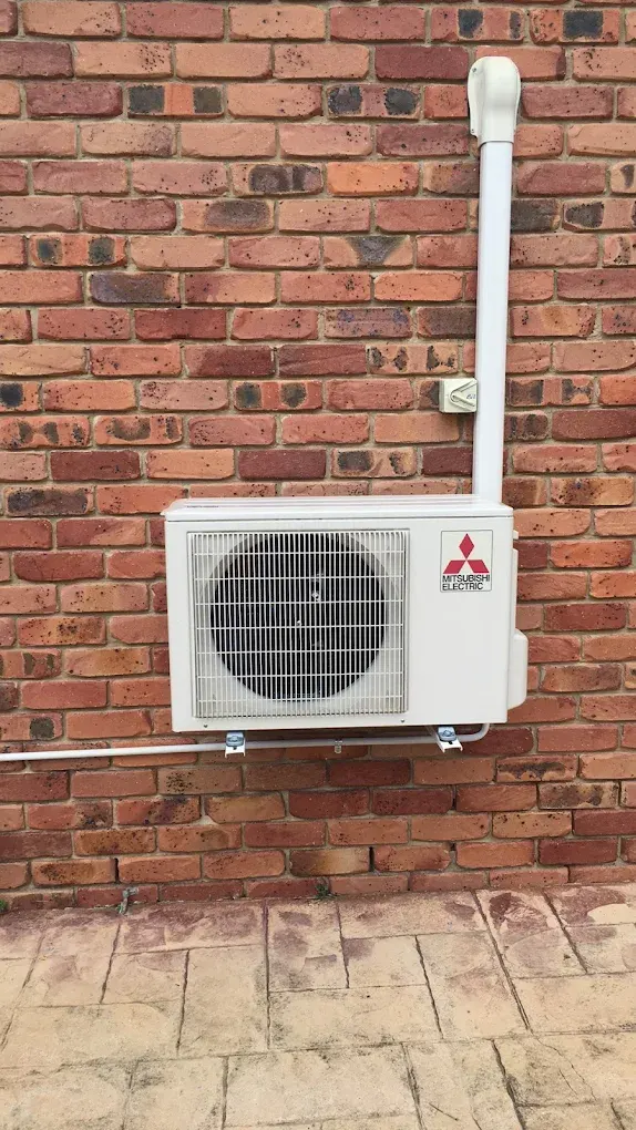 Ducted air conditioning ceiling diffuser installed in a Brisbane home