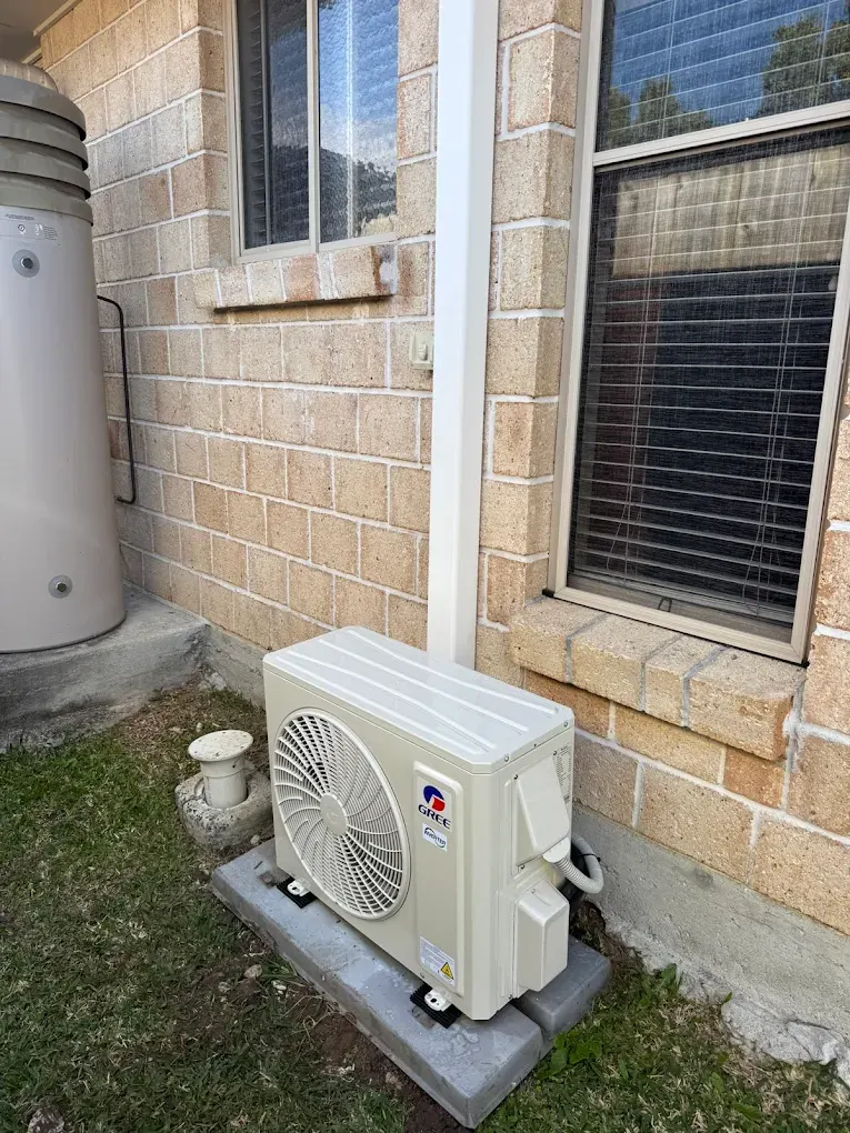 Finished split system installation handed over to a happy Brisbane customer